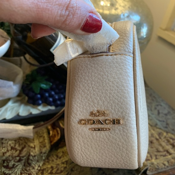 Authentic COACH Pebbled leather top zip Peanut Crossbody - Picture 6 of 14